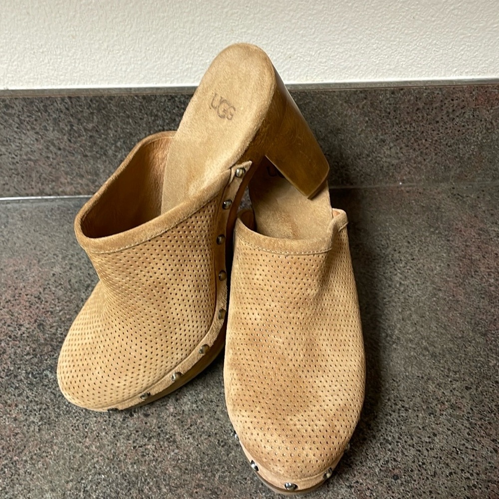 UGG heeled clog size 8